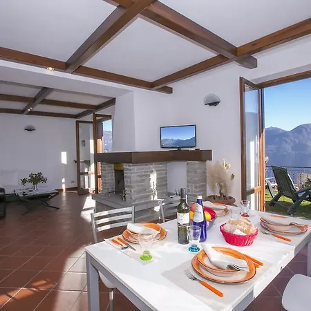 Elegante Apartment Mezzegra